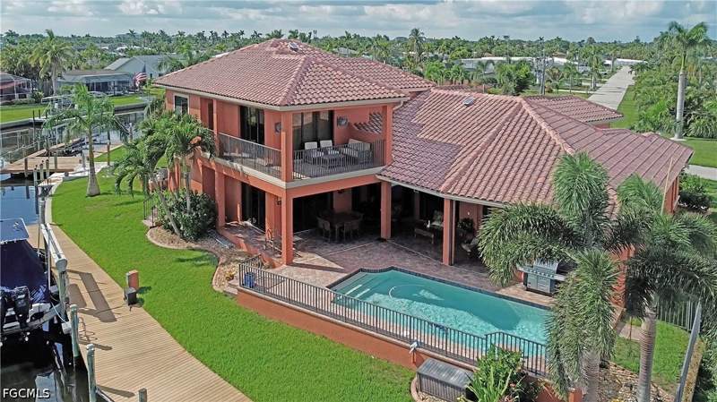3 bedroom SingleFamilyResidence at 447 Avalon Dr, Cape Coral, Cape Coral — photo 5