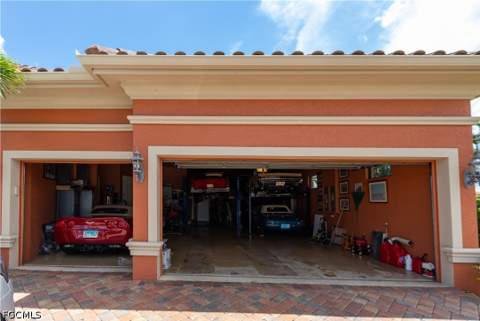 447 Avalon Dr, Cape Coral FL - photo 7 of 45