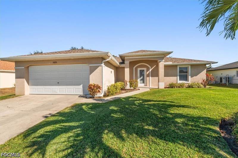 3 bedroom SingleFamilyResidence at 3019 SW 15th Pl, Cape Coral, Cape Coral — photo 3