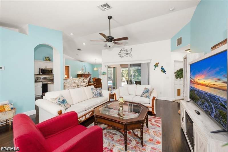 3 bedroom SingleFamilyResidence at 3019 SW 15th Pl, Cape Coral, Cape Coral — photo 4