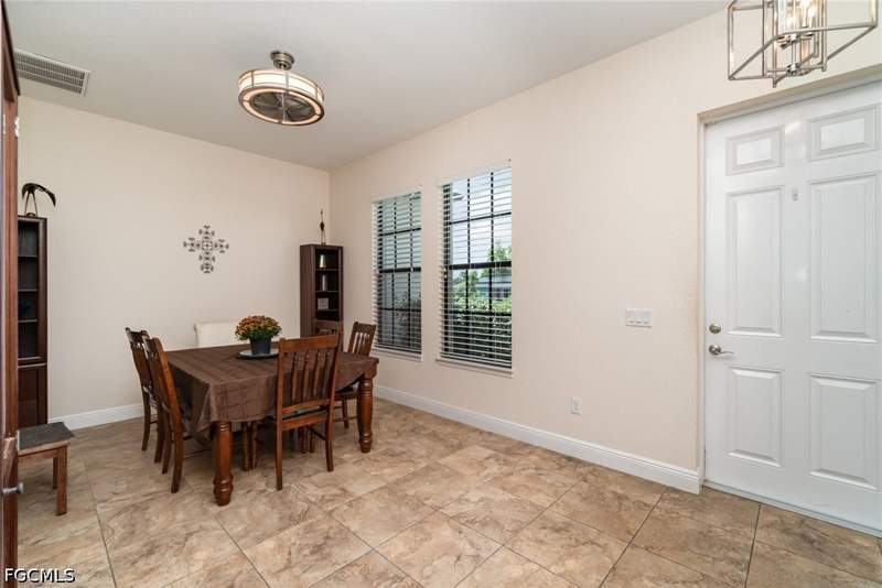 3 bedroom SingleFamilyResidence at 3137 SE 8th Ave, Cape Coral, Cape Coral — photo 2