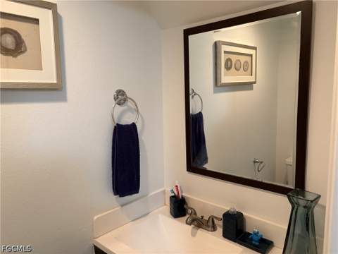 13160 Kings Point Dr 2, Fort Myers FL - photo 12 of 14