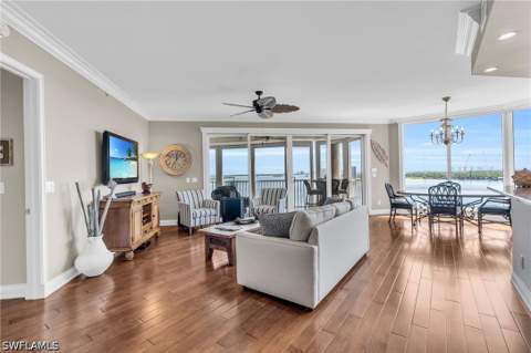 4137 Bay Beach Ln 585, Fort Myers Beach FL - photo 6 of 44