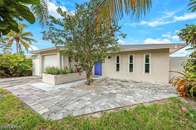 3 bedroom SingleFamilyResidence at 645 101st Ave N, Naples Park, Naples — photo 2