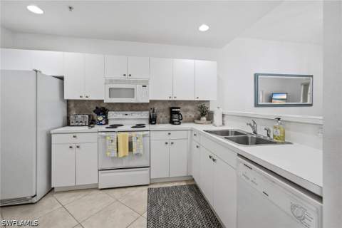 8335 Whisper Trace Way 105, Naples FL - photo 11 of 41