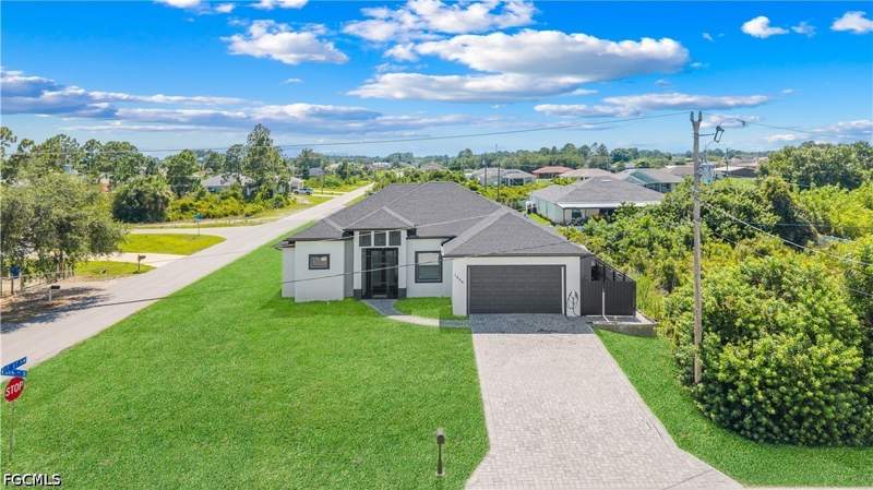 4 bedroom SingleFamilyResidence at 1606 Beth Ave S, Lehigh Acres, Lehigh Acres — photo 3