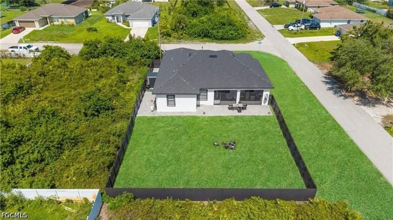 4 bedroom SingleFamilyResidence at 1606 Beth Ave S, Lehigh Acres, Lehigh Acres — photo 4