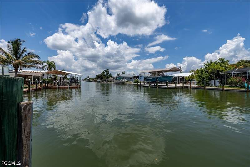 2 bedroom ManufacturedHome at 2452 York Rd, Gulfhaven, St James City — photo 5
