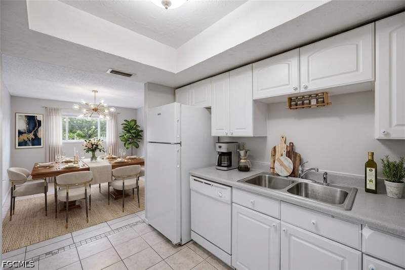 2 bedroom Condominium at 2135 Virginia Ave 11, Woodbriar Condo, Fort Myers — photo 4