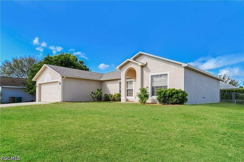 3 bedroom SingleFamilyResidence at 2908 SW 16th Pl, Cape Coral, Cape Coral — photo 3