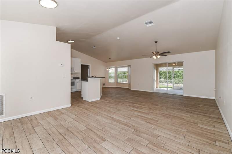 3 bedroom SingleFamilyResidence at 2908 SW 16th Pl, Cape Coral, Cape Coral — photo 4