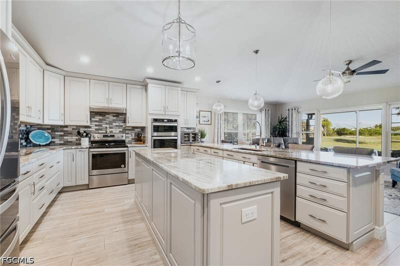 3 bedroom Attached at 1203 N Brandywine Cir, Brandywine, Fort Myers — photo 3