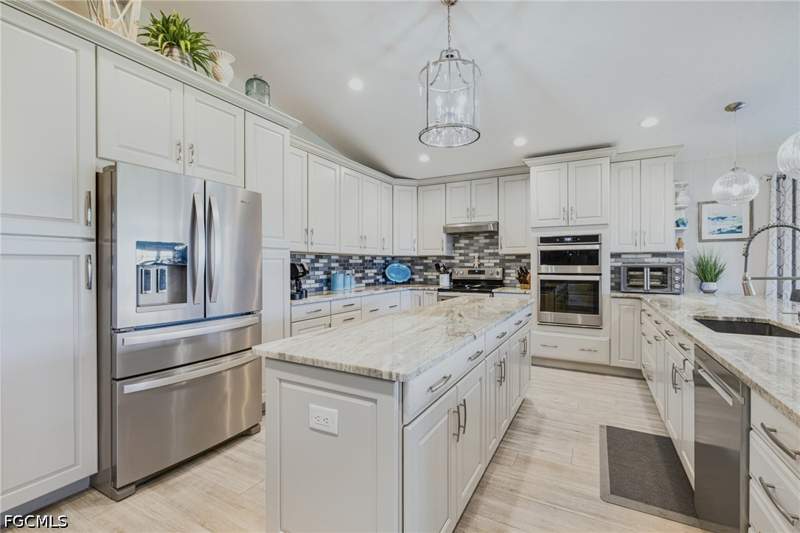 3 bedroom Attached at 1203 N Brandywine Cir, Brandywine, Fort Myers — photo 5