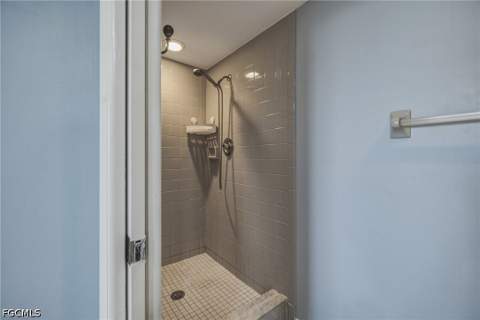 7129 Lakeridge View Ct 203, Fort Myers FL - photo 11 of 33