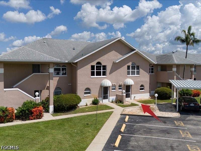 2 bedroom Townhouse at 28 Cosmopolitan Dr 15, Sunset Lake Condo, Lehigh Acres — photo 3