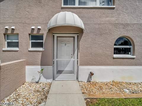 28 Cosmopolitan Dr 15, Lehigh Acres FL - photo 7 of 46