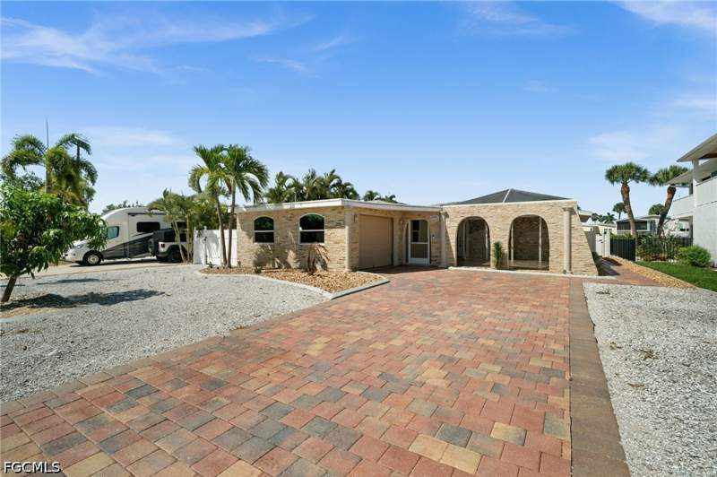 3 bedroom SingleFamilyResidence at 17741 Rebecca Ave, Tip Top Terrace, Fort Myers Beach — photo 4