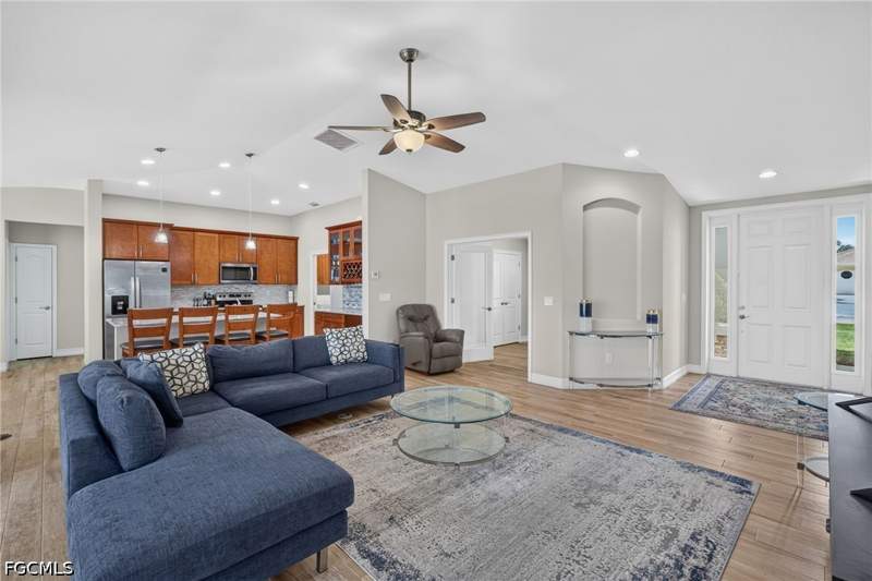 3 bedroom SingleFamilyResidence at 2115 SW 30th Ter, Cape Coral, Cape Coral — photo 4