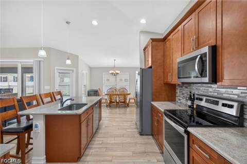 2115 SW 30th Ter, Cape Coral FL - photo 7 of 33