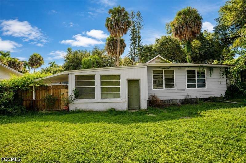 3 bedroom SingleFamilyResidence at 221 Avacado Ct, Russell Park, Fort Myers — photo 2