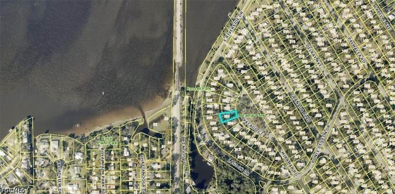 3 bedroom SingleFamilyResidence at 221 Avacado Ct, Russell Park, Fort Myers — photo 5