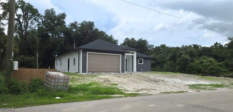 4 bedroom SingleFamilyResidence at 2407 E 19th St, Lehigh Acres, Lehigh Acres — photo 3