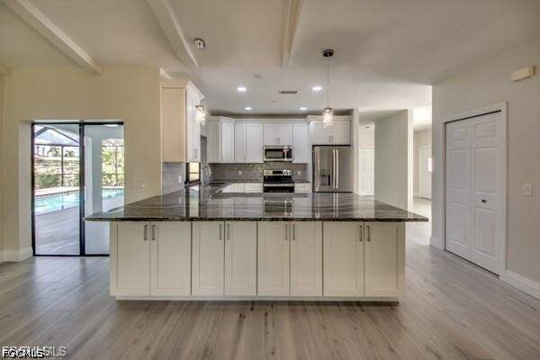 3 bedroom SingleFamilyResidence at 711 SE 33rd Ter, Cape Coral, Cape Coral — photo 4