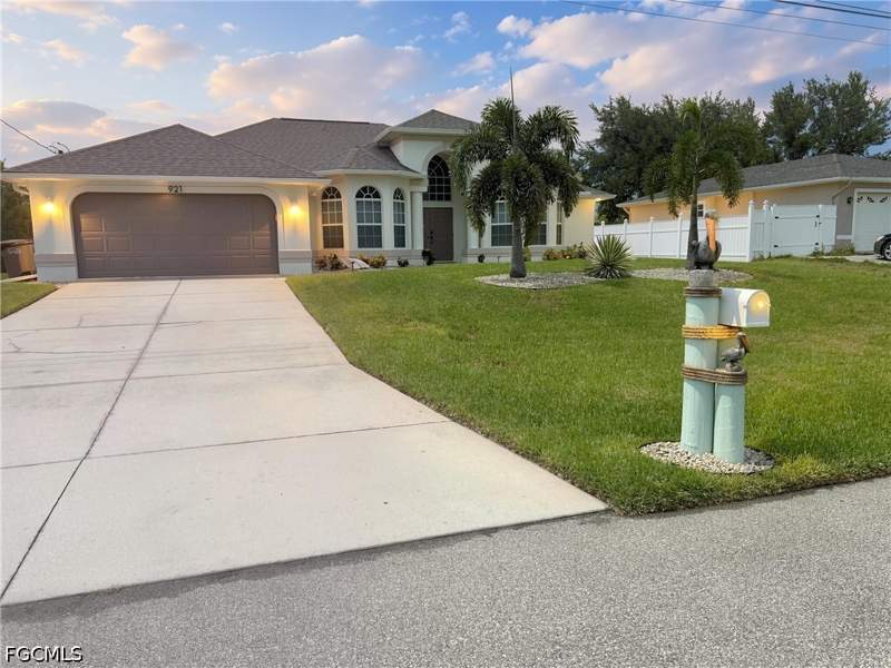 3 bedroom SingleFamilyResidence at 921 SW 5th Ter, Cape Coral, Cape Coral — photo 5