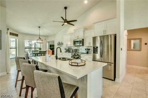2104 SW 28th Ln, Cape Coral FL - photo 10 of 46
