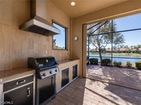 9292 Isla Bella Cir, Bonita Springs FL - photo 18 of 50
