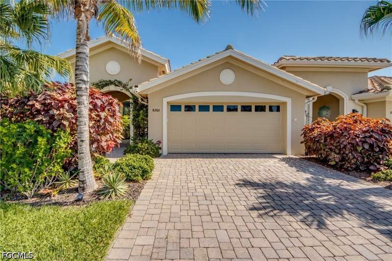 2 bedroom Attached at 8260 Venetian Pointe Dr, Venetian Pointe, Fort Myers — photo 2