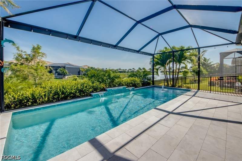 2 bedroom Attached at 8260 Venetian Pointe Dr, Venetian Pointe, Fort Myers — photo 5