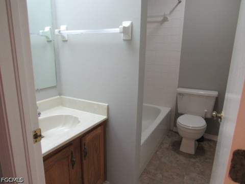 10022 Oxfordshire Ln 201, Fort Myers FL - photo 10 of 16