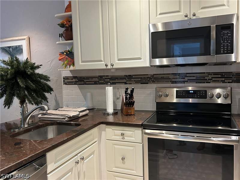 2 bedroom Condominium at 3321 Olympic Dr 625, World Tennis Center III, Naples — photo 3