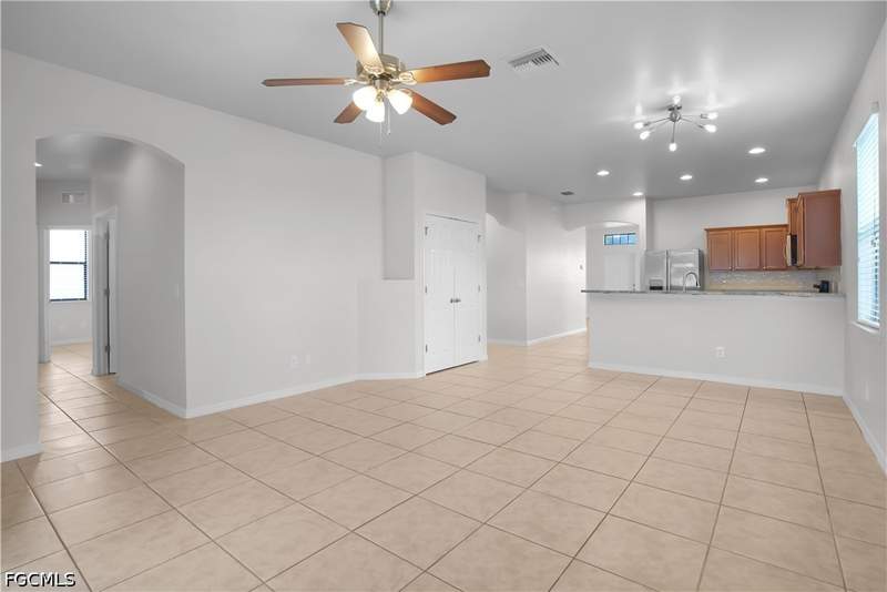 4 bedroom SingleFamilyResidence at 820 SW 9th Ave, Cape Coral, Cape Coral — photo 5