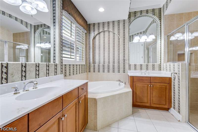 4 bedroom SingleFamilyResidence at 12584 Grandezza Cir, Savona, Estero — photo 3