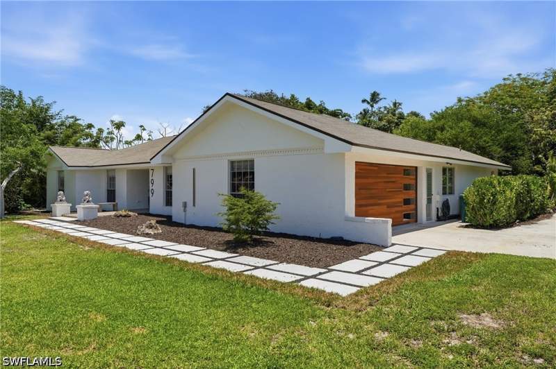 4 bedroom SingleFamilyResidence at 799 S Barfield Dr, Caxambas, Marco Island — photo 2