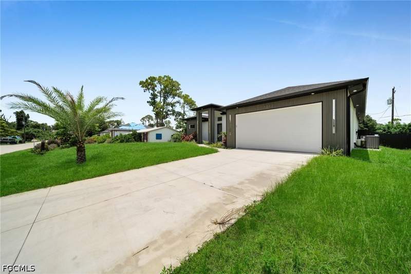 4 bedroom SingleFamilyResidence at 5002 2nd St W, West Lehigh, Lehigh Acres — photo 5