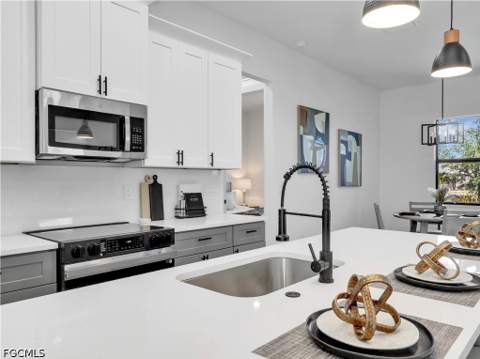 1015 NW 23rd Ave, Cape Coral FL - photo 9 of 34