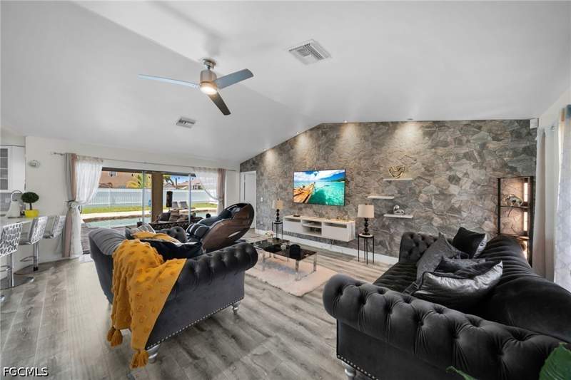 3 bedroom SingleFamilyResidence at 203 SE 16th Ter, Cape Coral, Cape Coral — photo 5