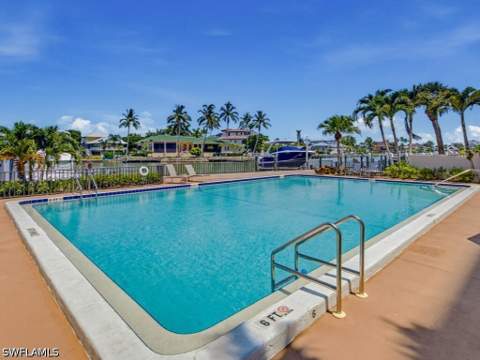11030 Gulf Shore Dr 503, Naples FL - photo 16 of 20