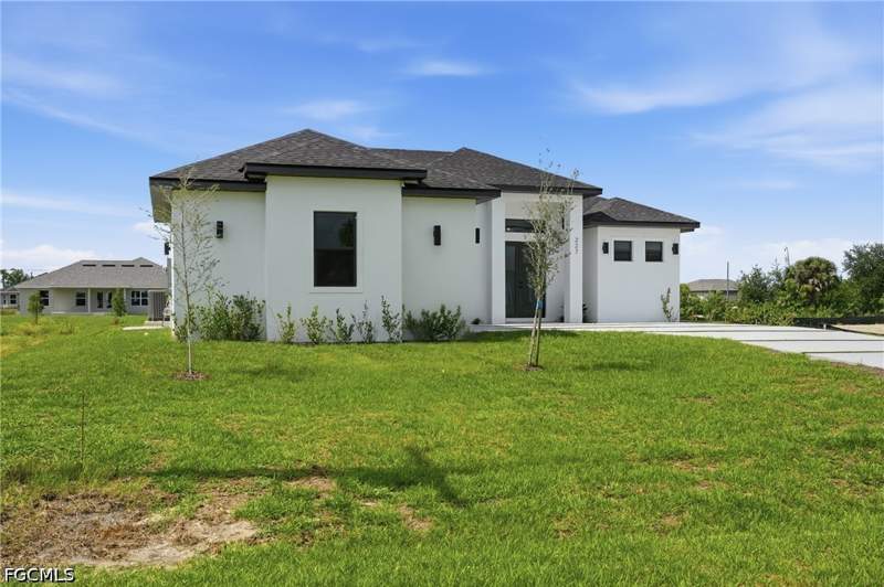 3 bedroom SingleFamilyResidence at 227 NE 15th St, Cape Coral, Cape Coral — photo 5