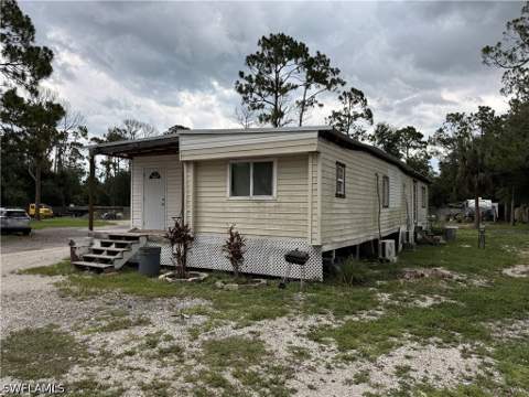 8219 Bartholomew Dr, North Fort Myers FL - photo 7 of 22