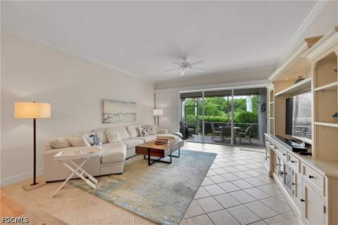 4700 Yacht Harbor Dr 612, Naples FL - photo 15 of 48