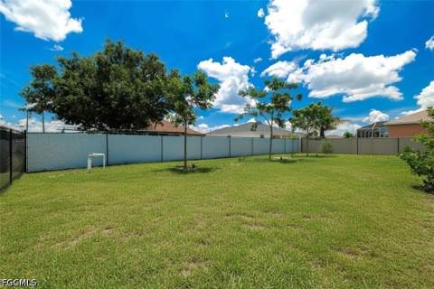 3083 NW 4th Pl, Cape Coral FL - photo 7 of 25