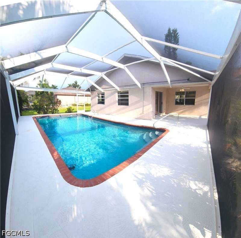 3 bedroom SingleFamilyResidence at 2243 SW 27th St, Cape Coral, Cape Coral — photo 2