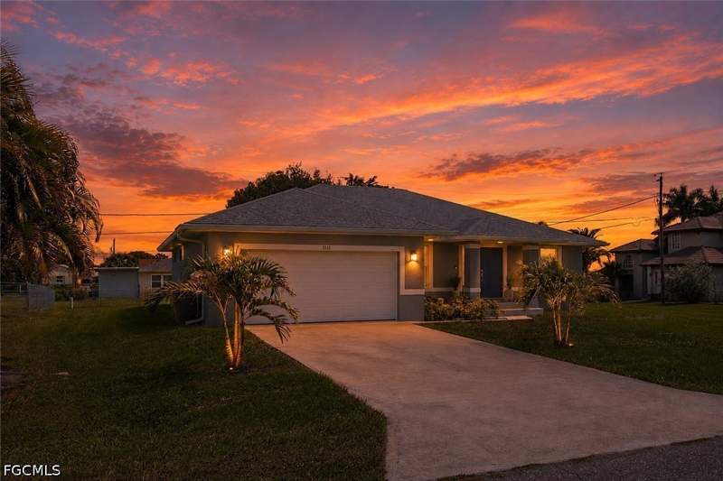 3 bedroom SingleFamilyResidence at 2115 Bahama Ave, Fort Myers Shores, Fort Myers — photo 2