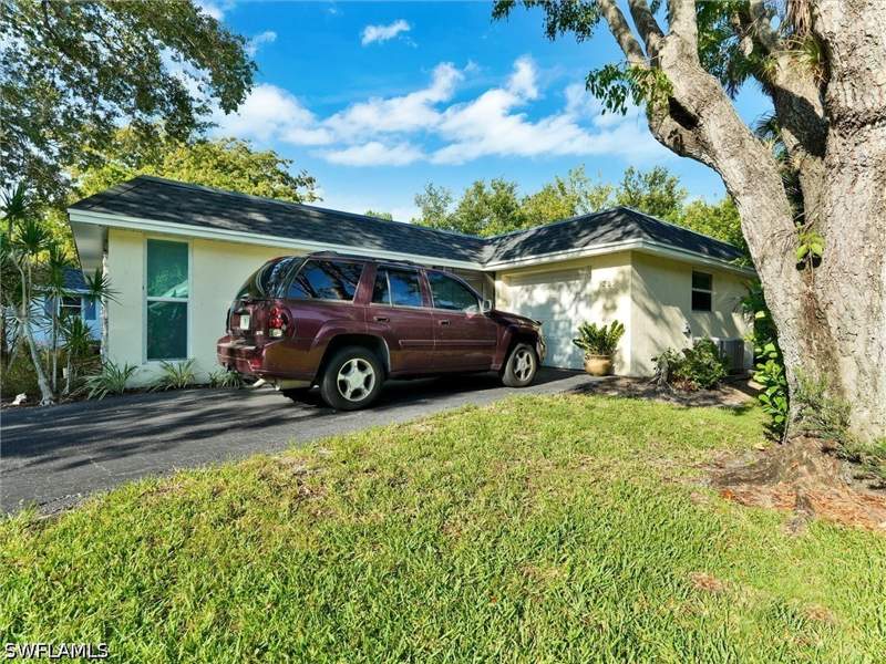 2 bedroom Detached at 205 Georgetown Blvd 23, Royal Arms Villas, Naples — photo 4