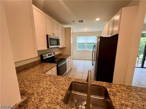 15850 Portofino Springs Blvd 106, Fort Myers FL - photo 13 of 41
