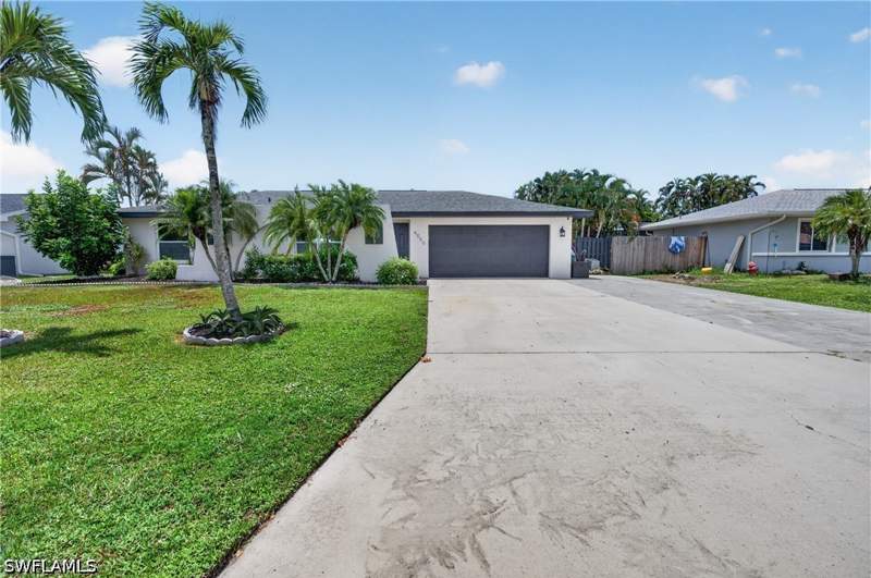 3 bedroom SingleFamilyResidence at 6055 Macbeth Ln, Island Park Woodlands, Fort Myers — photo 3